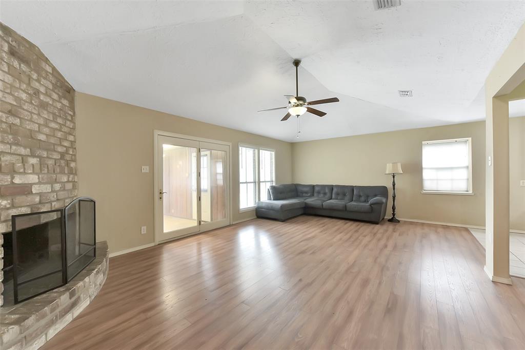 402 E Lambuth Lane, Deer Park, Texas image 6