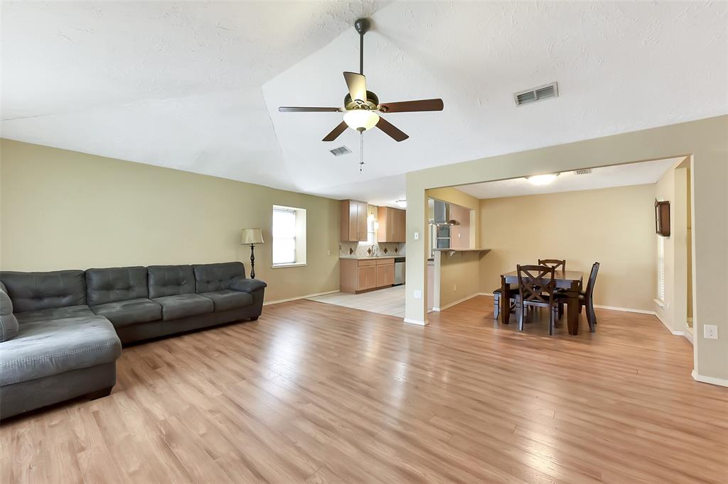 402 E Lambuth Lane, Deer Park, Texas image 9