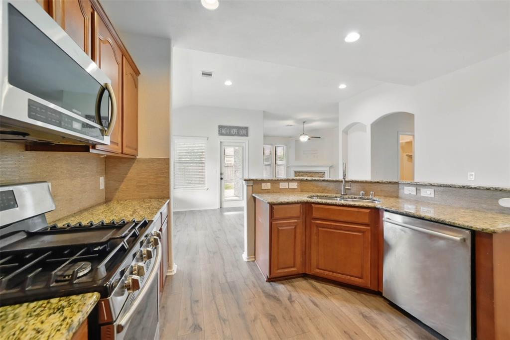 6003 Baileys Run Lane, Katy, Texas image 11