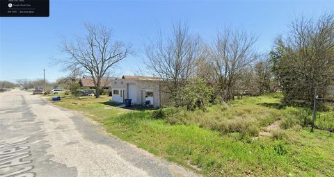 Photo of 423 1st Ave Ave N, Texas City, TX 77590 (MLS # 72778140)