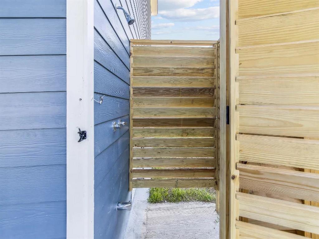 22906 Miramar Street, Galveston, Texas image 18
