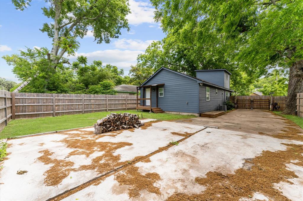 325 S Bell Drive, Texas City, Texas image 15