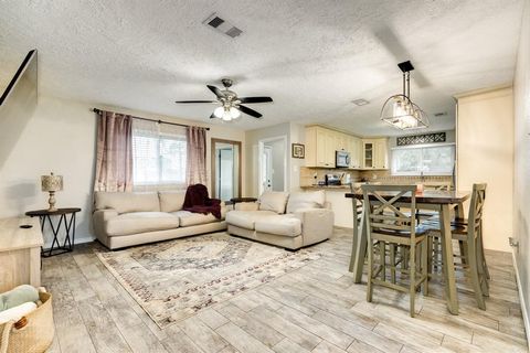 A home in Brazoria