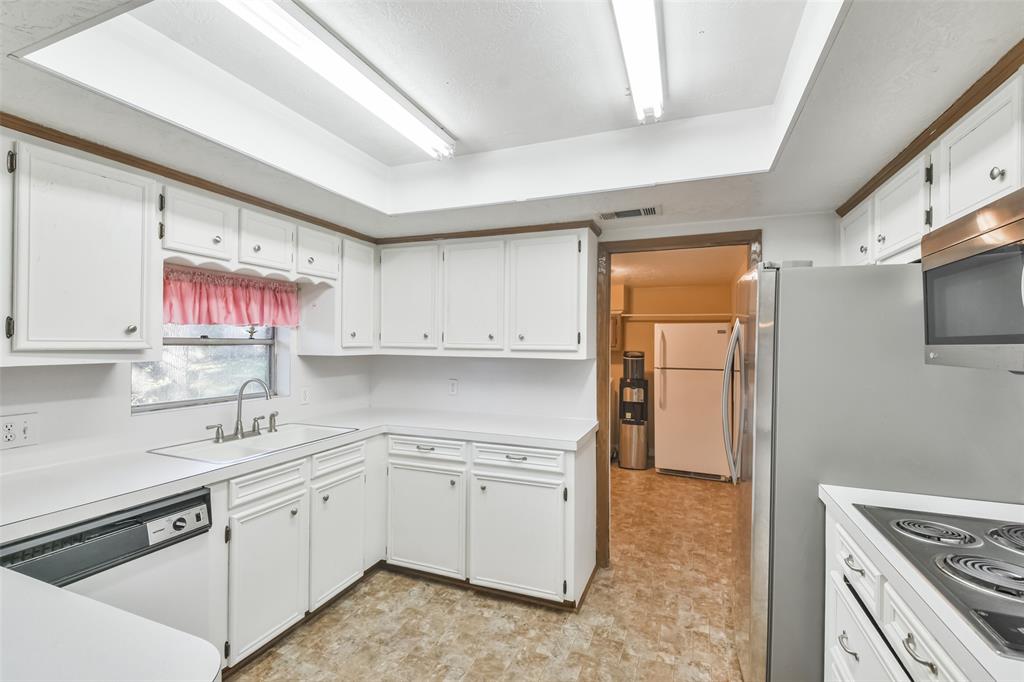 1805 Twila Lane, Conroe, Texas image 7