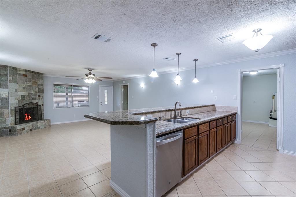 5214 Meadow Crest Street, La Porte, Texas image 7