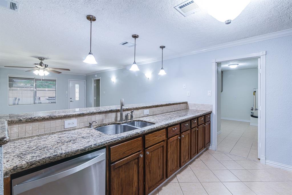 5214 Meadow Crest Street, La Porte, Texas image 8