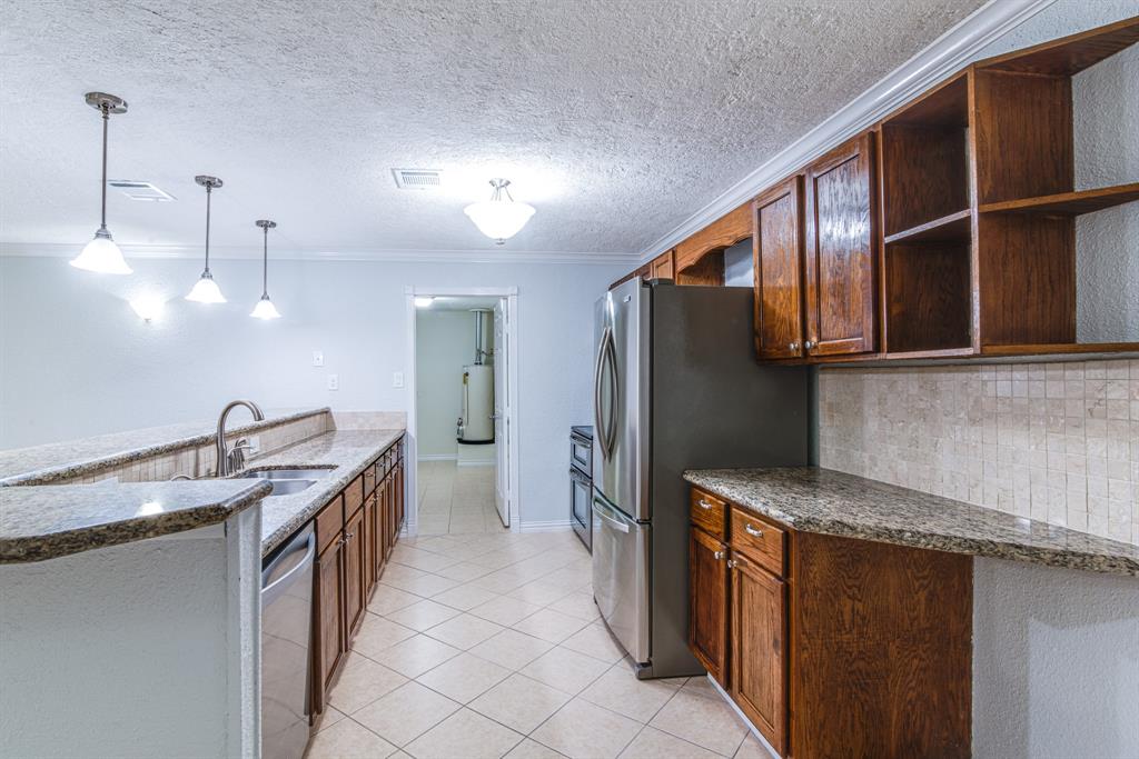 5214 Meadow Crest Street, La Porte, Texas image 9