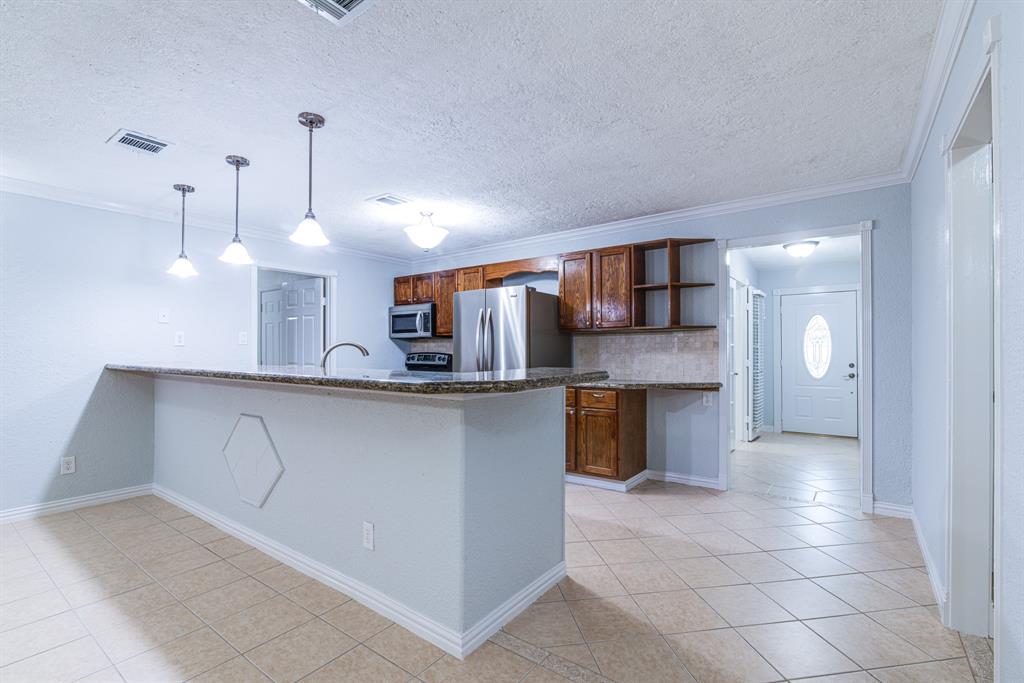 5214 Meadow Crest Street, La Porte, Texas image 12