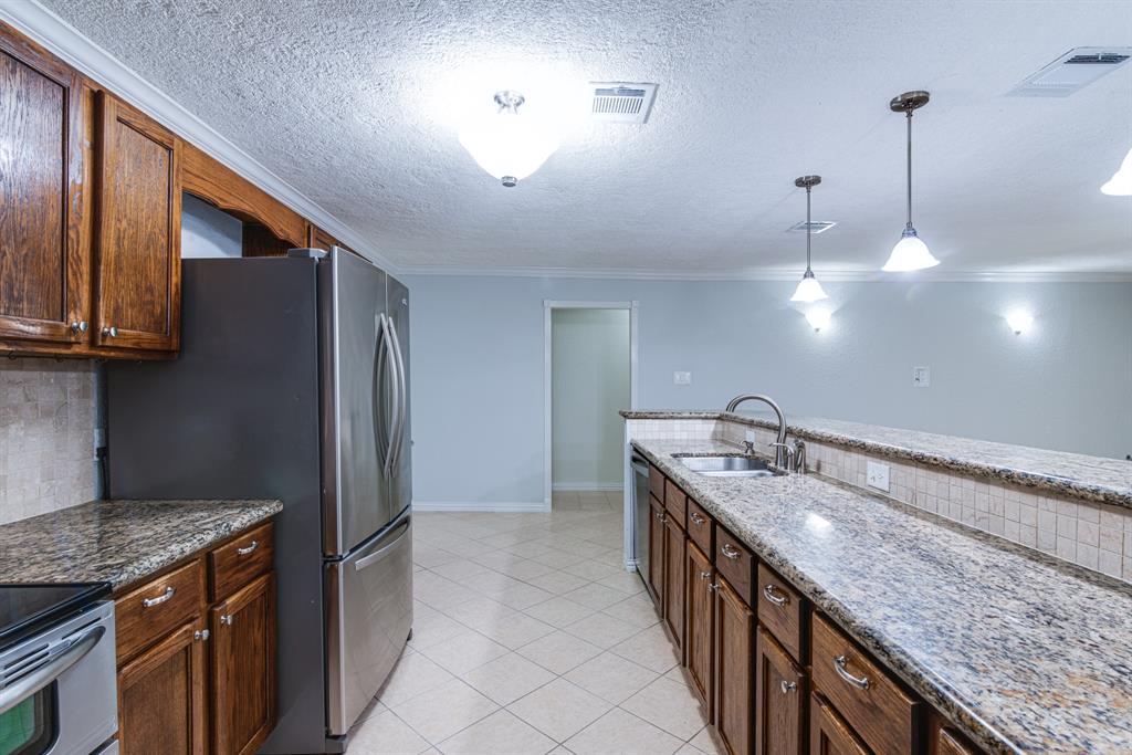 5214 Meadow Crest Street, La Porte, Texas image 11