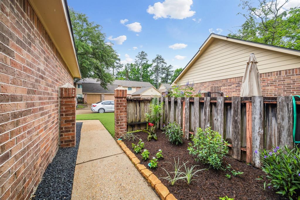2909 Elm Grove Court, Houston, Texas image 2