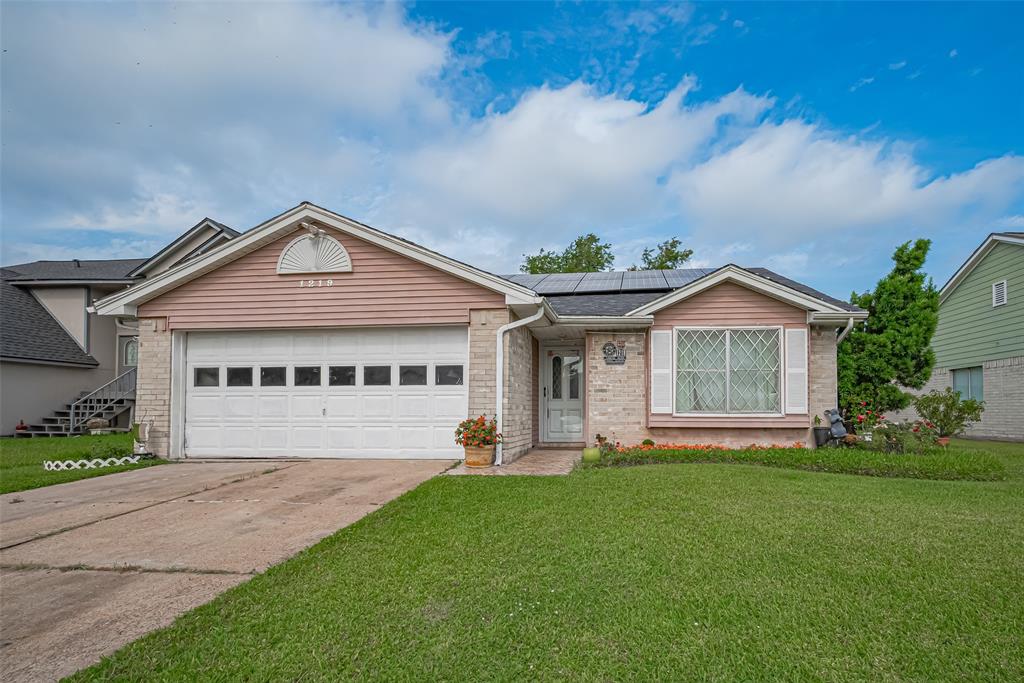 1219 Castle Glen Drive, Houston, Texas image 2