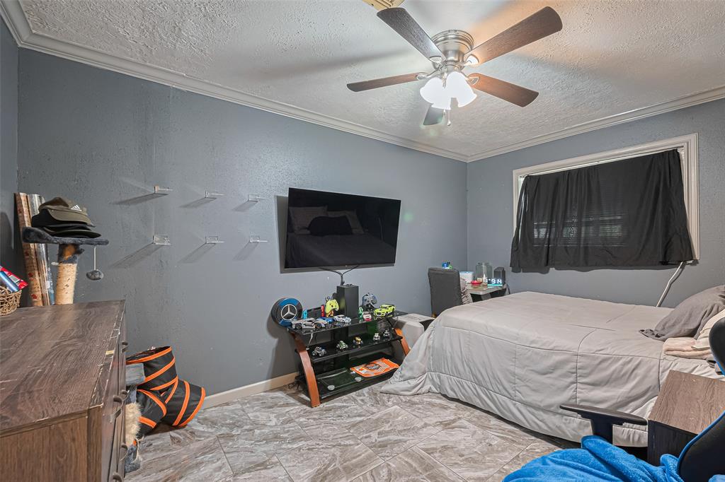 1219 Castle Glen Drive, Houston, Texas image 16