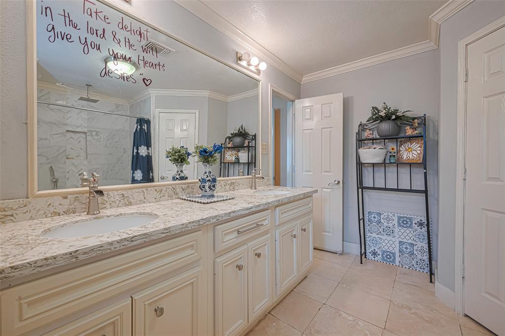 1219 Castle Glen Drive, Houston, Texas image 26