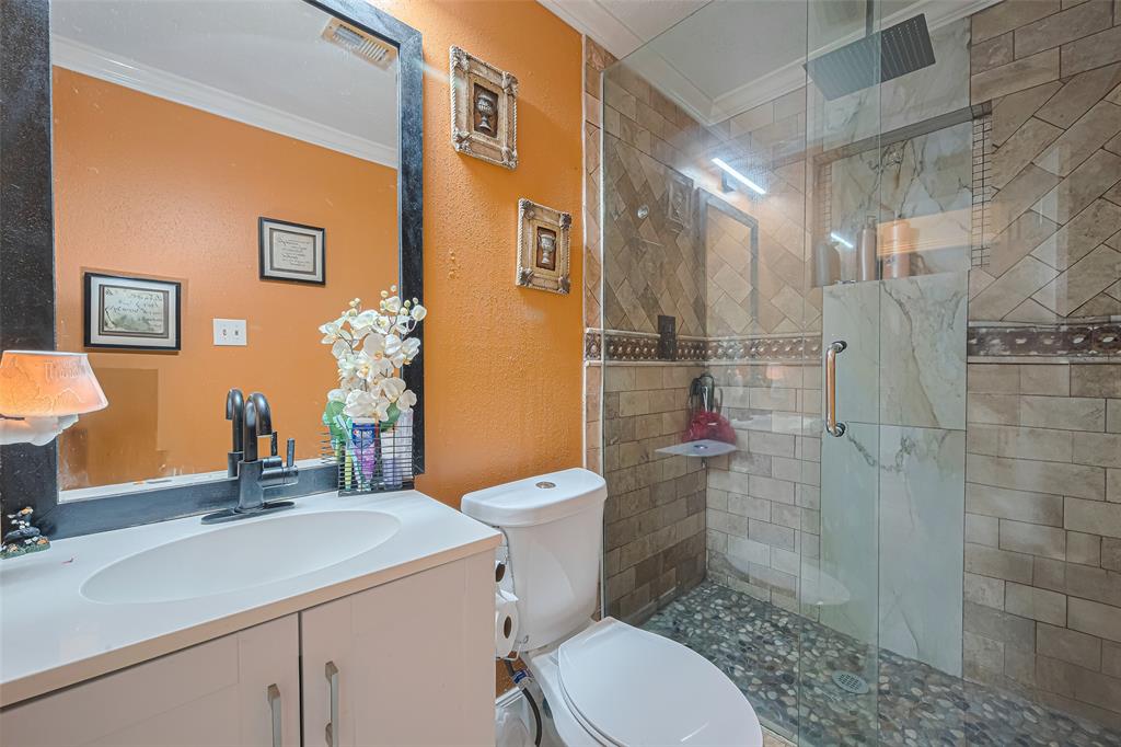 1219 Castle Glen Drive, Houston, Texas image 18