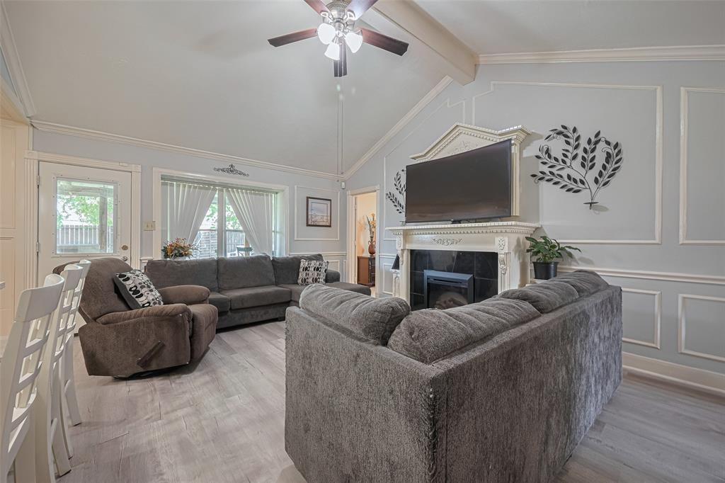 1219 Castle Glen Drive, Houston, Texas image 5