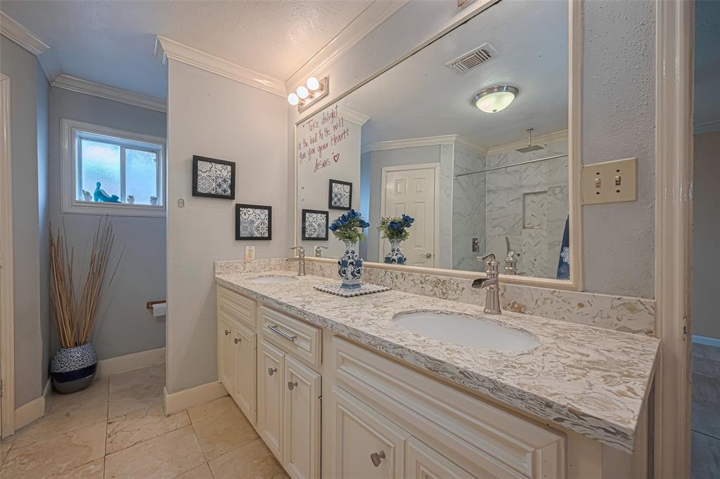 1219 Castle Glen Drive, Houston, Texas image 23