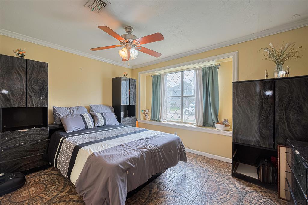 1219 Castle Glen Drive, Houston, Texas image 13