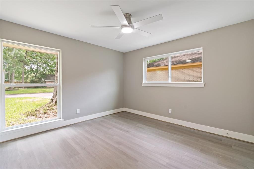214 Whispering Oaks Drive, Seabrook, Texas image 16