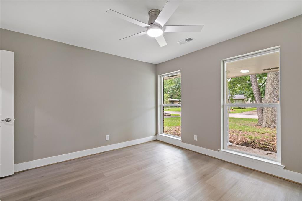 214 Whispering Oaks Drive, Seabrook, Texas image 10