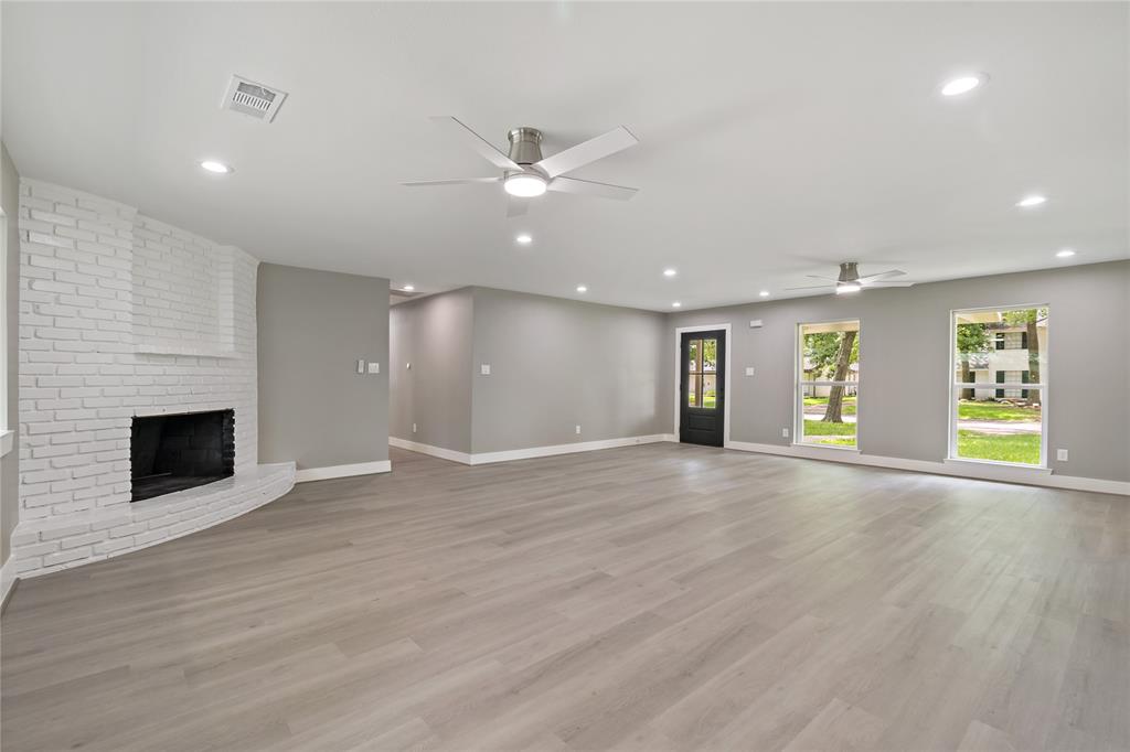 214 Whispering Oaks Drive, Seabrook, Texas image 18