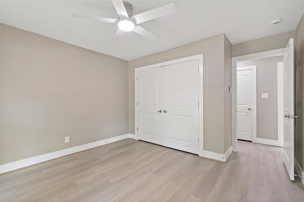 214 Whispering Oaks Drive, Seabrook, Texas image 11
