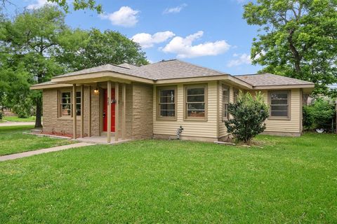 Single Family Residence in Texas City TX 828 22nd Avenue.jpg