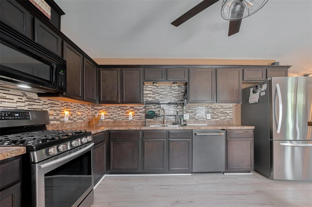 715 Fallow Lane, Alvin, Texas image 16