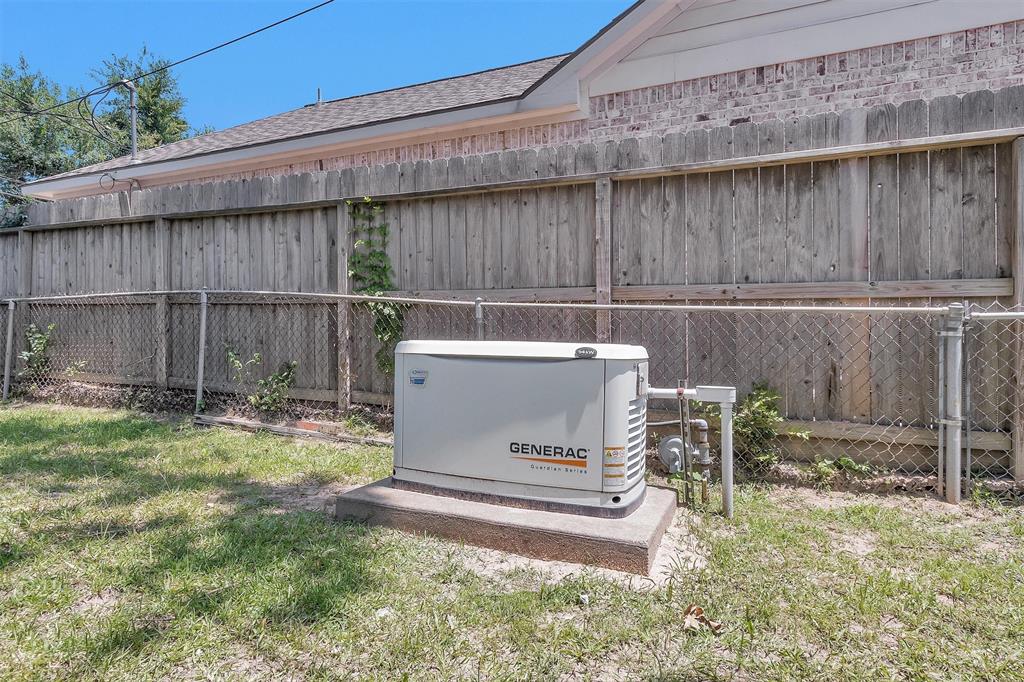 6430 Lindyann Lane, Houston, Texas image 36