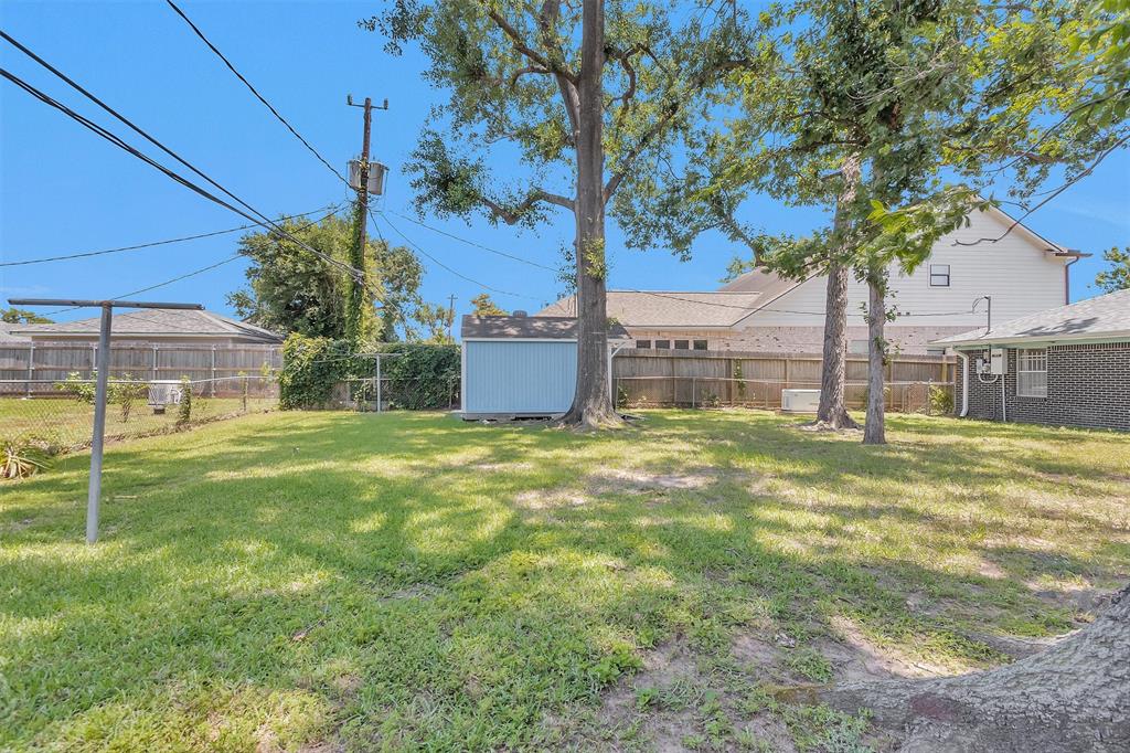 6430 Lindyann Lane, Houston, Texas image 34