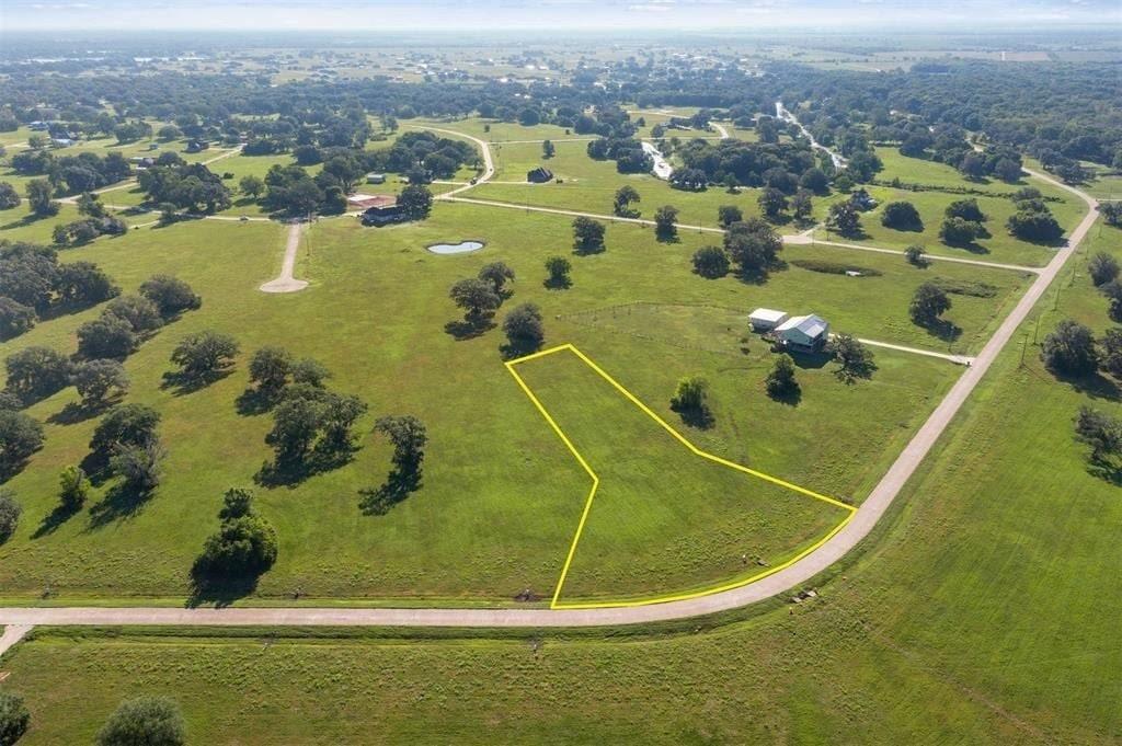 435 Pony Trail, Angleton, Texas image 1