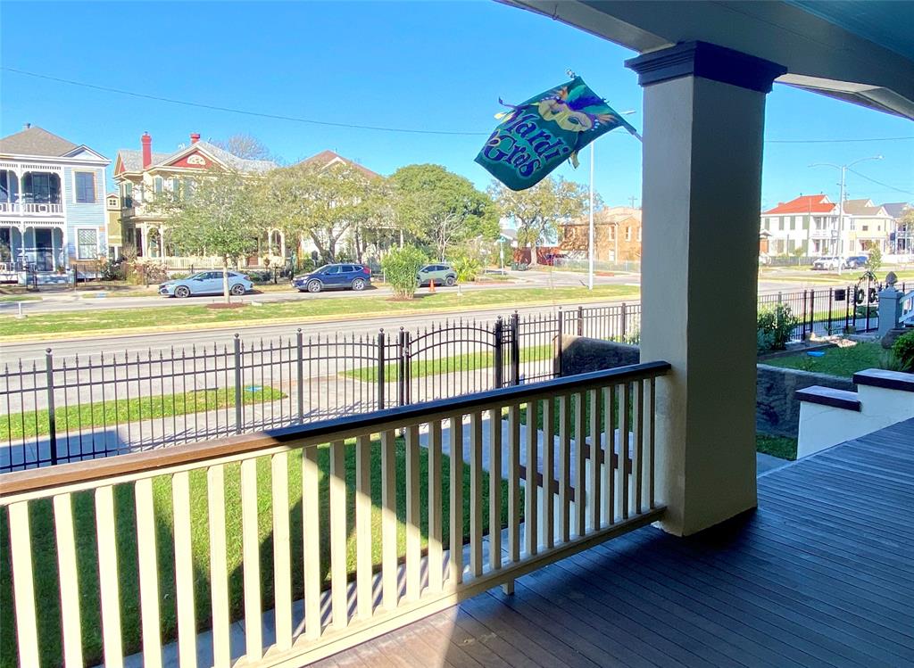1310 Rosenberg Street, Galveston, Texas image 4
