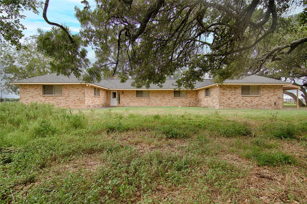 341 County Road 233, Hallettsville, Texas image 2