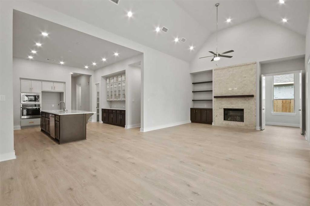 15610 Broadway Bend Drive, Conroe, Texas image 11