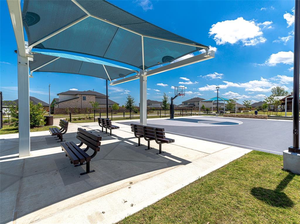 2120 Lila Sky Lane Drive, Friendswood, Texas image 40