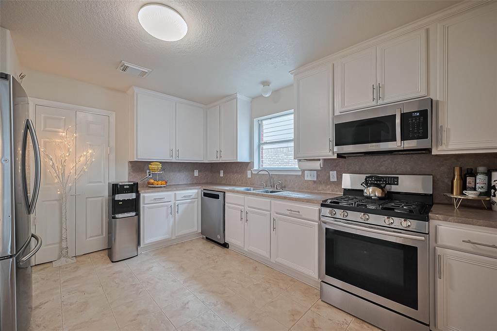 3342 Brackenfern Road