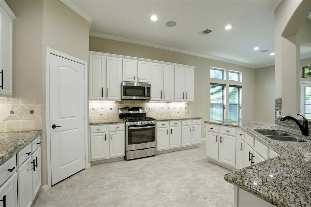 3541 Firenze Drive, Friendswood, Texas image 7
