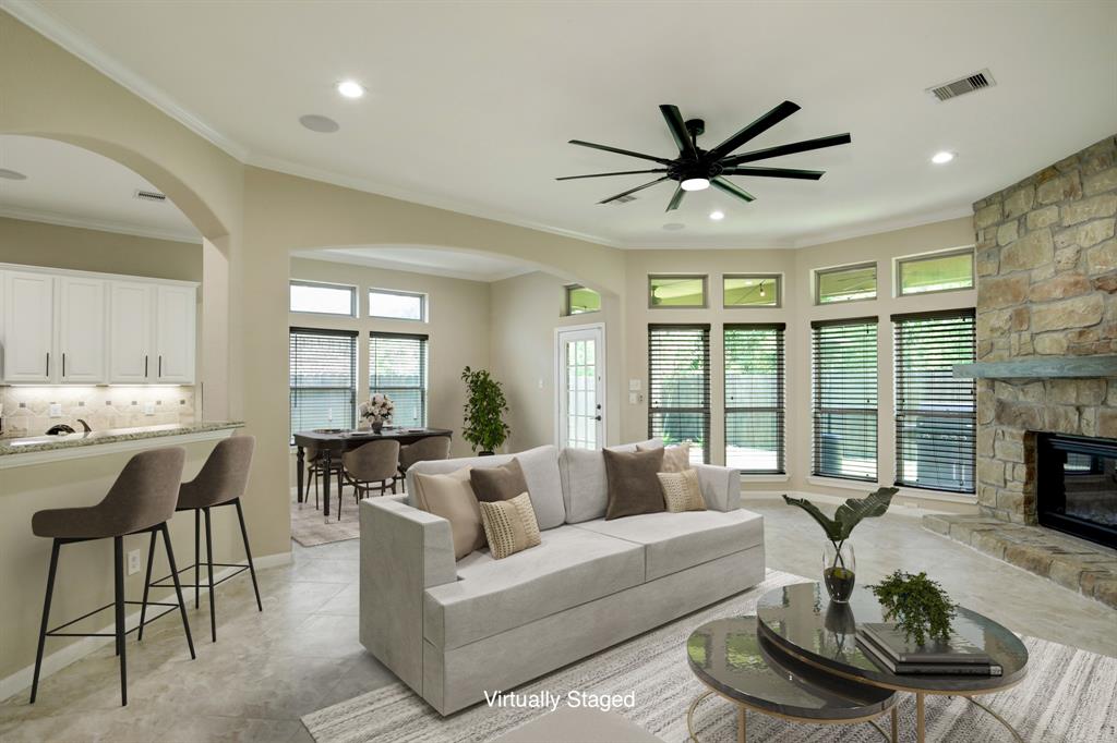 3541 Firenze Drive, Friendswood, Texas image 2