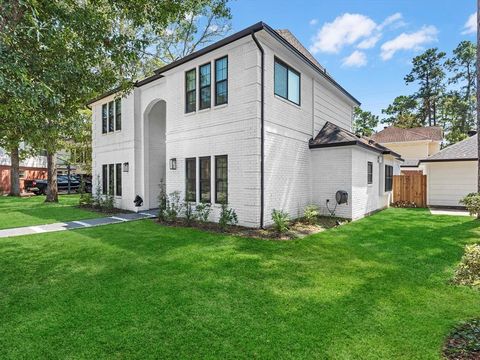 A home in Oak Ridge North