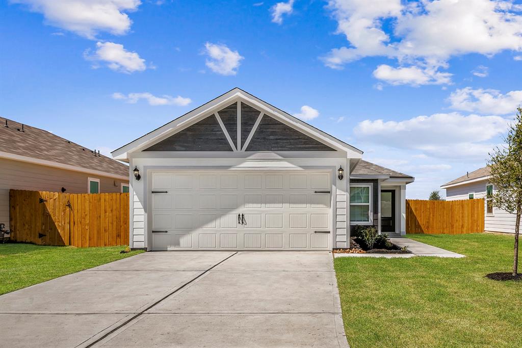 10410 Red Cardinal Drive Drive, Cleveland, Texas image 1