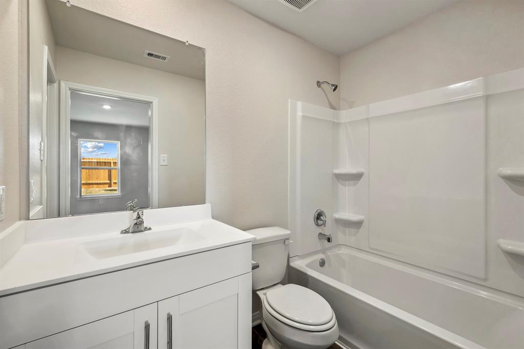 10410 Red Cardinal Drive Drive, Cleveland, Texas image 11