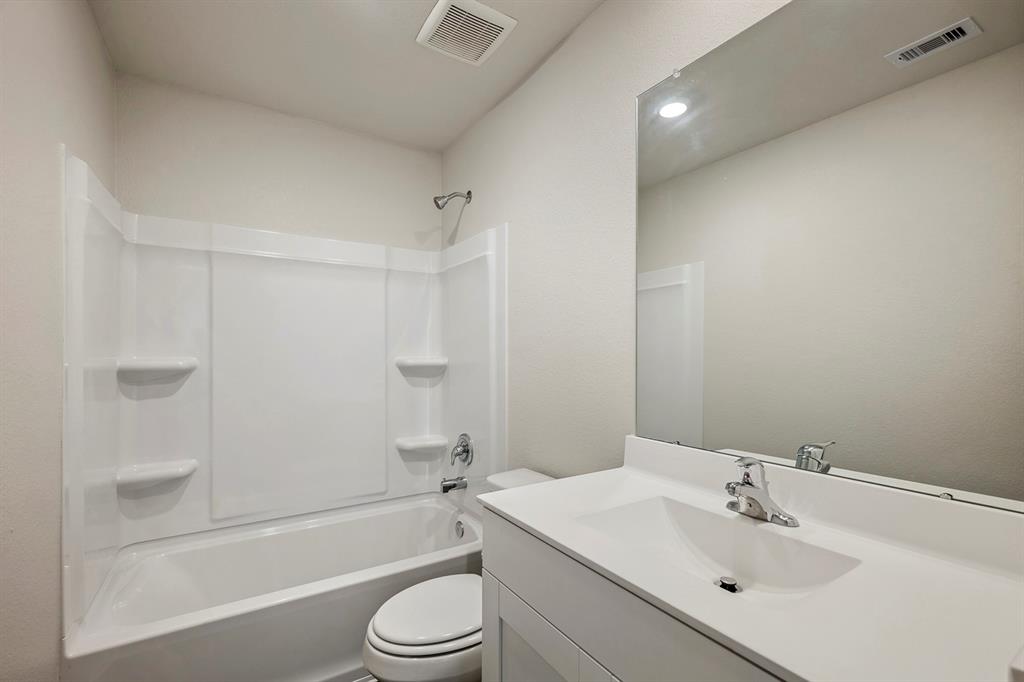 10410 Red Cardinal Drive Drive, Cleveland, Texas image 10
