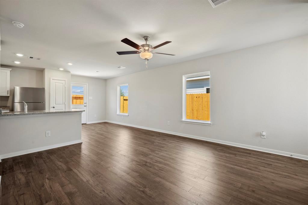 10410 Red Cardinal Drive Drive, Cleveland, Texas image 3