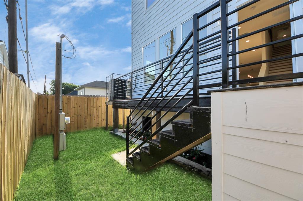 5325 Rue Street, Houston, Texas image 20