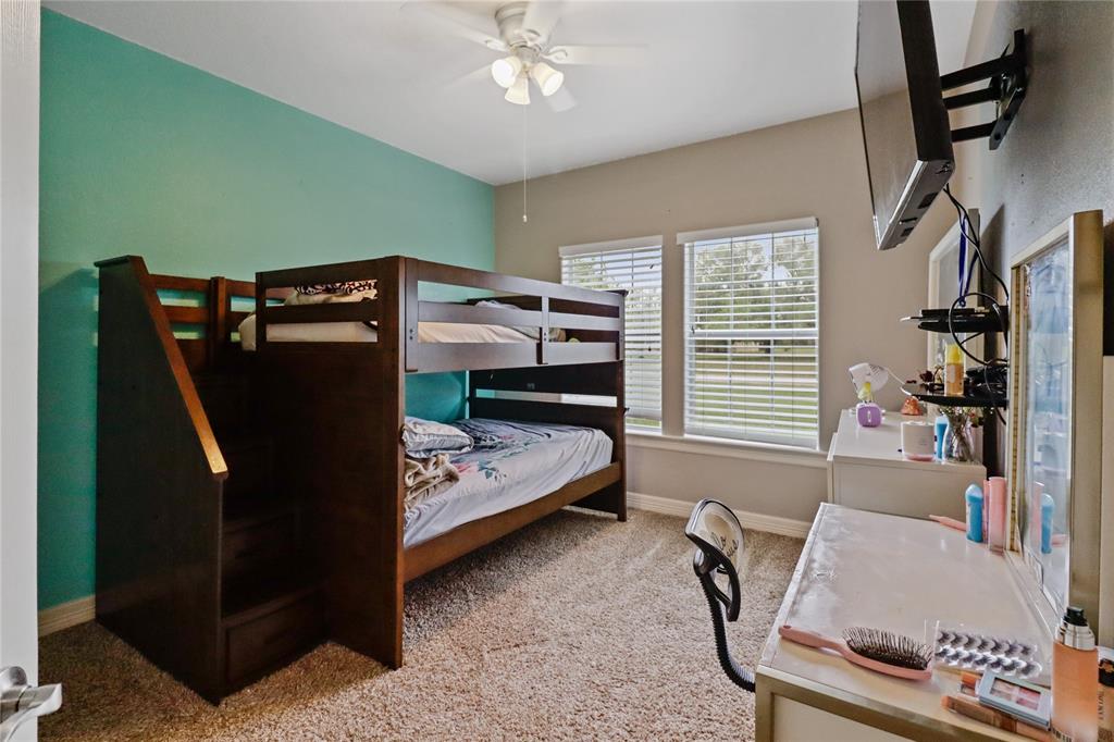 1056 Longhorn Trail, Angleton, Texas image 19