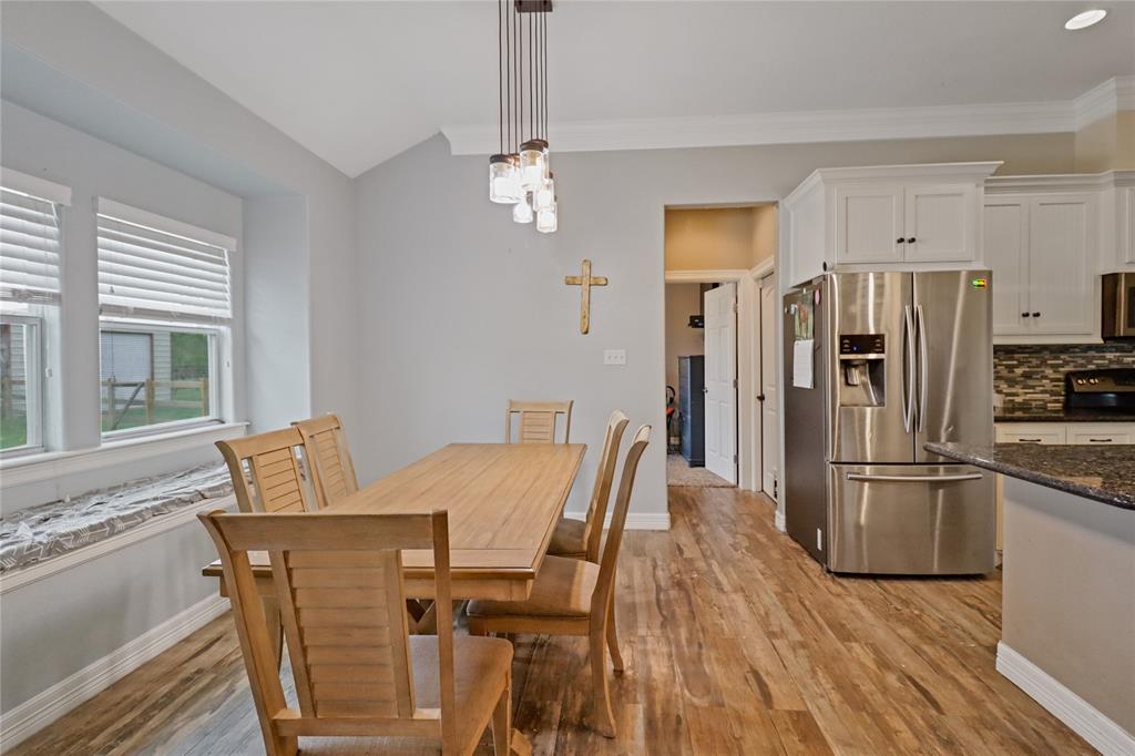 1056 Longhorn Trail, Angleton, Texas image 12