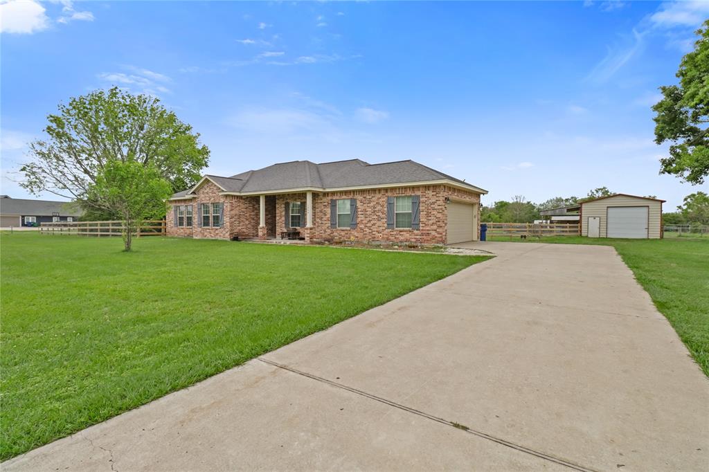1056 Longhorn Trail, Angleton, Texas image 24