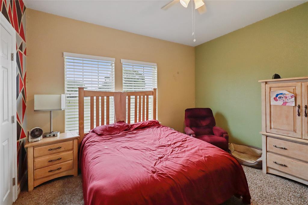 1056 Longhorn Trail, Angleton, Texas image 20
