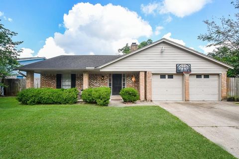 Single Family Residence in Houston TX 15722 Boulder Oaks Drive.jpg