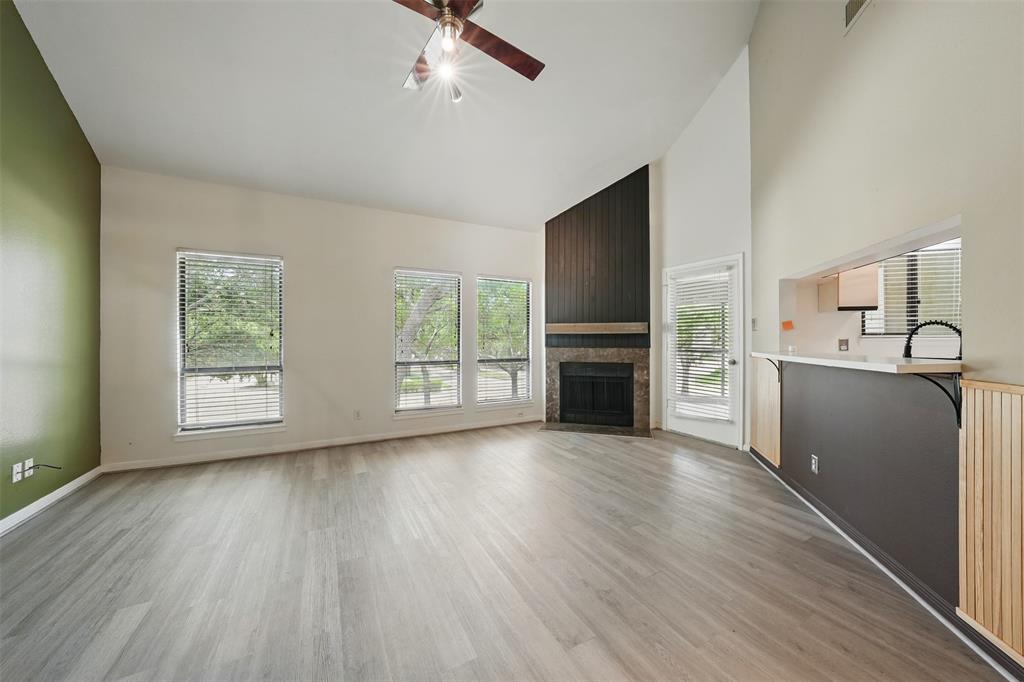 4144 Greystone Way 305