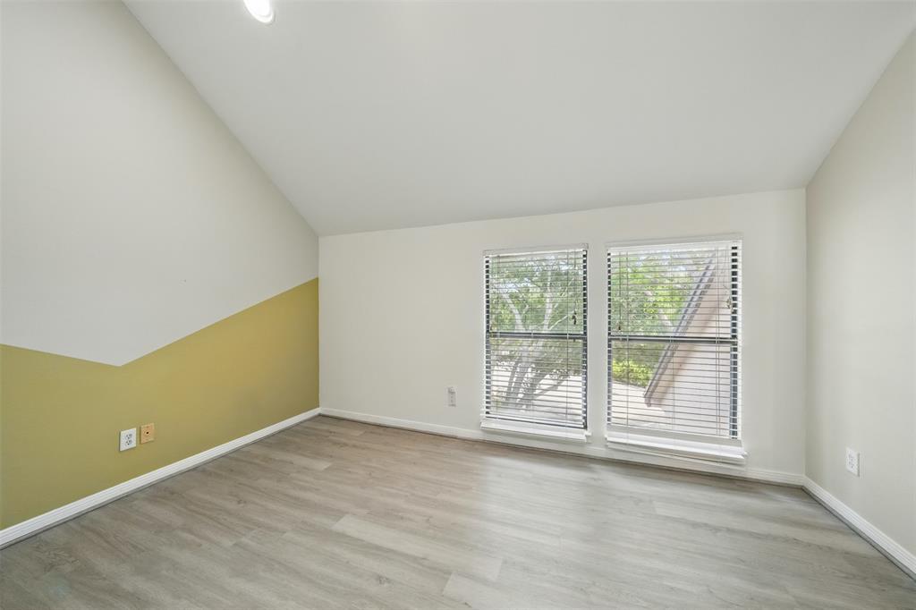 4144 Greystone Way 305